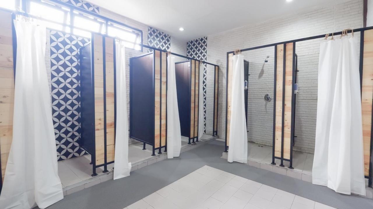 Fello B&B Hostel Легіан Екстер'єр фото